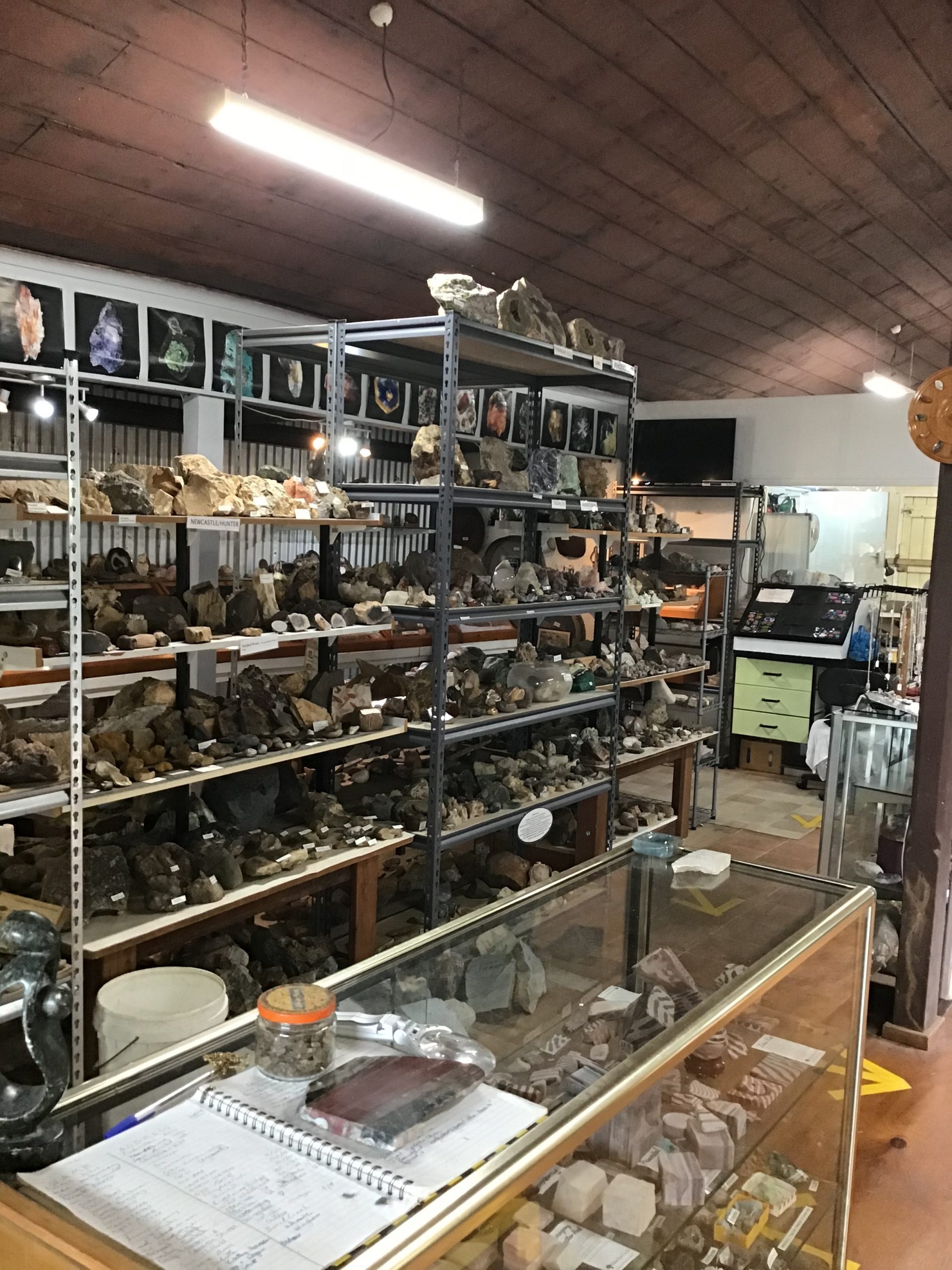 Manning Valley Rock Hounds Lapidary Club Gem and Mineral Museum - MGNSW